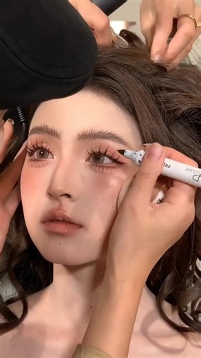 Pudaier Official on Instagram: "Our freckle pen just got a new hack✨—Use this pen for natural faux moles! It adds such a cute, lively touch to your makeup look. Definitely try it if you have one or want one！ 🥰❤️ Thank you for sharing @manmakeup.artist #pudaier #pudaiercosmetics #freckle #freckles #frecklepen #frecklestamp #freckleface #makeupHack #fauxmole"