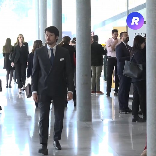 207K views · 855 reactions | "Il faut tout le temps être élégant pour accueillir les clients" Dans cette école d'hôtellerie à Lausanne, on forme les élèves à être les meilleurs dans tous les domaines. | Real Life | Facebook