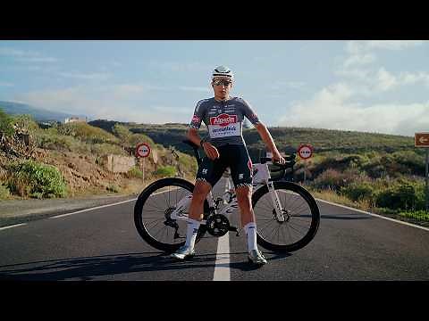 How Jasper Philipsen Wins the Fastest Sprints