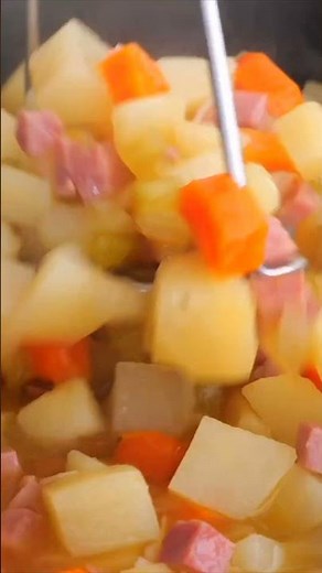 Easy Slow Cooker Ham and Potato Soup