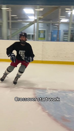 👏🏻 #edgepowerskating #giveyourplayertheedge #torontohockey #gthl #gthlhockey #hockeyboys #foryoupage #fyp #foryou #hockey #powerskating #toronto #skatingcoach #hockeycoach #professionalskatingcoach #skatingdrills