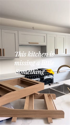 The beautiful antique bronze toughened splashback instantly completes any space. Get in touch today to transform your space www.contempoglassdesign.co.uk 📧 sales@contempoglassdesign.co.uk 📞 01274 651621 WhatsApp 07345 540668 #fyp #reno #Mirrorsplashbacks #viral #kitchen