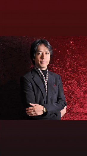 【🎼指揮者 柳澤寿男】柳澤寿男 （やなぎさわ としお）さん。長野県生まれの指揮者で、音楽を通じた国際的な平和活動で知られています。昨年Jオケが開催した、Jorchestra 2024concert（人見記念講堂）でもオーケストラを導いてくださいました！！・柳澤さんは、2005-2007年、マケドニア旧ユーゴ国立歌劇場首席指揮者。2007年、国連コソボ暫定行政ミッション下のコソボフィル首席指揮者に就任。その後、旧ユーゴの民族共栄を願ってバルカン室内管弦楽団（以下BCO）を設立。ジュネーブ国連欧州本部総会議場をはじめ、ウィーン、ニューヨーク、ベオグラード、サラエボ等での「World Peace Concert」を開催し、パスカル・ロジェ、ペーテル・ヤブロンスキー、諏訪内晶子の各氏等と協演されています。柳澤さんは、音楽を通じた国際的な平和構築や文化交流に大きく貢献していらっしゃる方です。2019年には、コソボの芸術・文化の発展とオーケストラを通した地域和平への尽力により「コソボ大統領勲章（文化功労賞）」を叙勲されています。また、2024年には、「日本国外務大臣表彰」を受賞。現在、BCO音楽