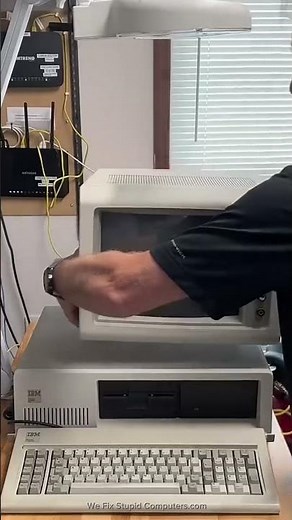 Powering Up a 1983 IBM PC XT 43 Years Later