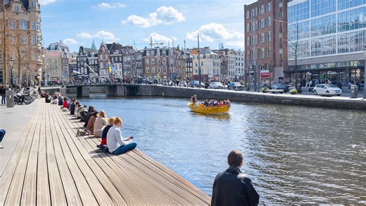 A relaxing day by Amsterdam canal side