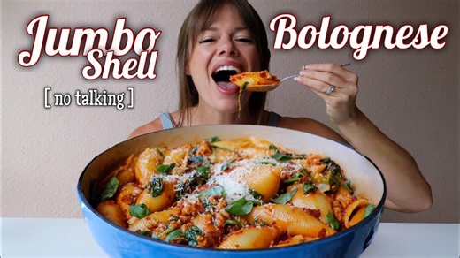 Bolognese Bliss: Jumbo Shells That Steal the Show