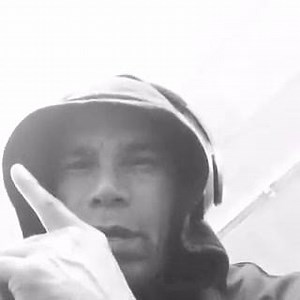 Levro Training Tip. My training split Day 1 Chest Shoulders Triceps. Day 2 Legs. Day 3 Back Biceps. Take a day off and repeat the cycle. This is approach that I used my whole career. | Kevin Levrone