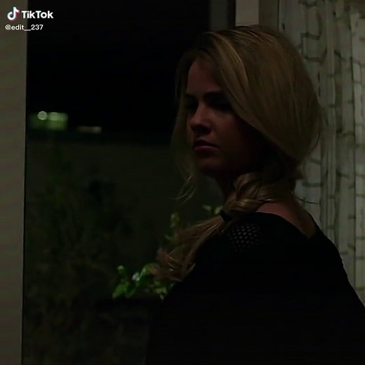 Shelley Hennig en La Ouija (2014) - Película de Terror y Suspenso