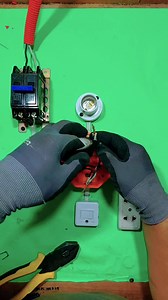 Single switch with 1 bulb and outlet wiring Electrical Tutorial | Electrical Tutorial