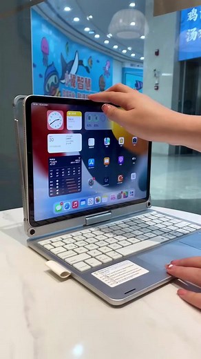 Look,fantastic magic keyboard case for iPad.#ipad #ipadpro #ipadaccessories #keyboard #keyboardcaseipad