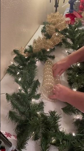 How to gather #mesh #christmas #christmasgarland #christmasdiy #christmasdiydecor