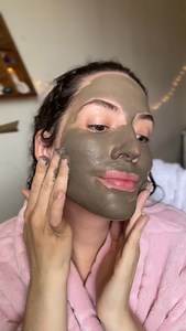 When I say I’m OBSESSED with our mud masks, I mean it. Self-care Sundays are almost always a mud mask day for me. ⁠⁠I’ll use the Peppermint Toning Mud Mask on the days I need some invigorating aromatherapy, tightening, toning, or if I’m breaking out more. This one is great before & during my cycle. ⁠⁠I’ll use the Bakuchiol Vitamin C Anti-Aging Mud Mask & Antioxidant Boost Pomegranate Hyaluronic Acid Hydrating Mud Mask on the days my skin needs some extra love, hydration & attention. ⁠⁠I’ll use t