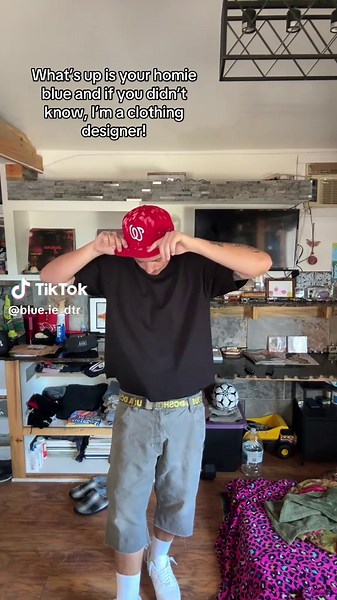 Clothing Designer Shares Fashion Tips & Tricks