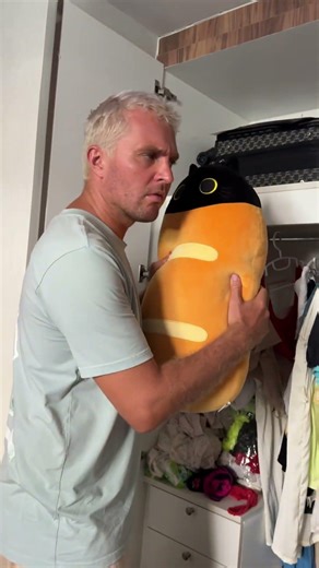 It’s good I heard crying cat in my washing machine😿😱#crazykozak #cryingcat #catshorts #catman #cat