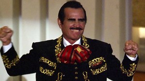 That organ rendition of Chente's "Volver Volver" you've been hearing at Dodger Stadium? You have rookie Alex Verdugo, who chose it as his walk-up music, and organist Dieter Ruehle to thank. lat.ms/2INc45L | Los Angeles Times