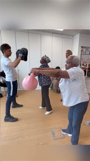 They’ve Still Got It! 💥 Amazing Senior Boxing Session