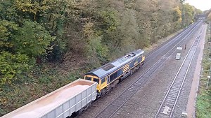 66741 Swanage Railway and 66747 Made In Sheffield passing through Gerrards Cross with a HS2 Construction Train to Quainton Railhead on Thursday 9th November 2023. For the full video please see Henry's Adventures the YouTube channel. https://youtu.be/xbsUZRkt2Bo?si=n_YRiqxQ4rCU6nvQ | Henry's Adventures