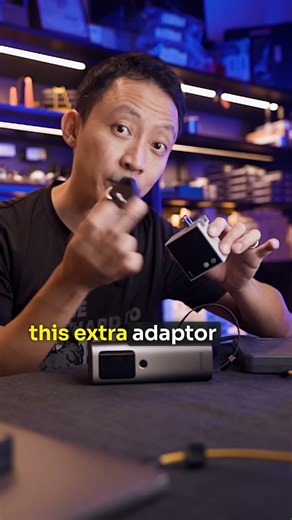 Sharge Pixel 140W: removable UK/US adapter, but the display faces the wrong way