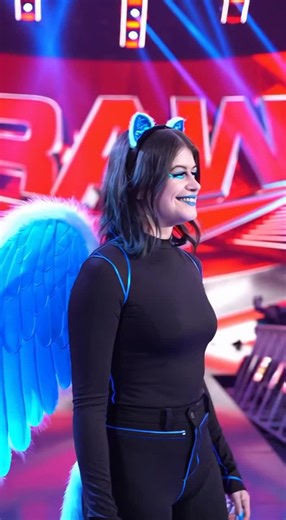 me Sassy L showing @Princeless_Rebel around for #wweraw