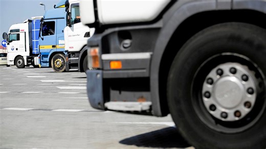 Uważaj. Tak na parkingu kradną paliwo prosto ze zbiornika auta. Nowy patent złodziei