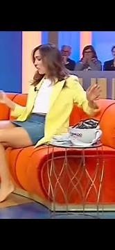 Caterina Balivo serie di SCOSCIATE INCREDIBILI e piedi calci al pallone😍😍
