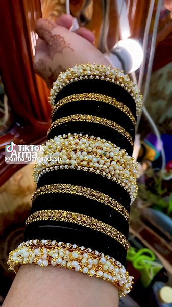 Elegant Black Churi Jewelry Collection