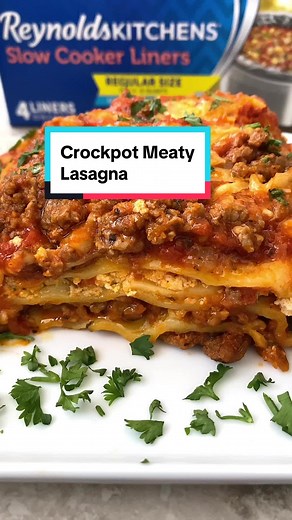 How well do slow cooker liners work? Lasagna is the ultimate test. Meat, cheese, and noodles cook together and…the end result is still a slow cooker that will not need a long soak or scrub. The power of Reynolds Kitchens Slow Cooker Liners! @ReynoldsBrands Reynolds Kitchens® Slow Cooker Liners are made of heat-resistant nylon and are BPA-free. Ingredients 16 ounces ground beef 16 ounces ground sausage 12 lasagna sheets 1 cup onion, diced 3 garlic cloves, minced 2 24-ounce jars marinara or pasta