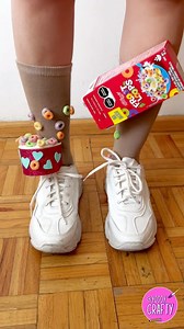 95K views · 468 reactions | Calcetas Locas para la semana del Día del Niño (puedes hacerlas del color que sea y también pueden ser para Niño)  #manualidades #craft #diy #tutorial #diadelniño | Mini Cardona | Facebook