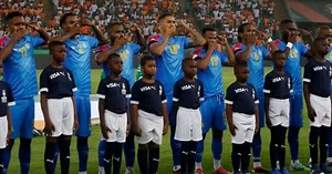 Durante partida, jogadores do Congo protestam contra massacre no país