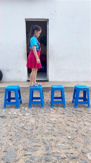 blue benches 😱😂 #viralvideo #comedy