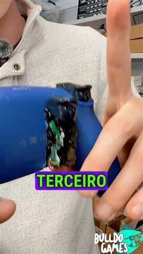 PS5 HACKED CONTROLLER WITH 3 TRIGGERS! ANOTHER CRAZY HACK! LOL