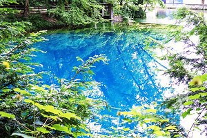 Der Blautopf in Blaubeuren - Die faszinierende Quelle der Blau