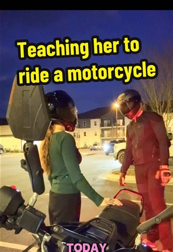 Did she do a good job? Teaching my girlfriend to ride a motorcycle #couplegoals #couple #biketok #bikerboy #booktok