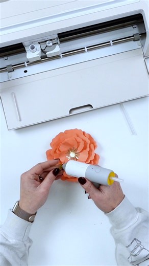 Creative Fabrica | 🌸 DIY Paper Flowers for Beginners! Learn how to make 3D flowers with your Cricut. Perfect for home décor or gifts! 📌 Materials: Paper... | Instagram