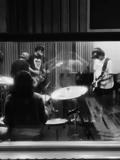 Supple - Beg For (Live Performance at SAE)