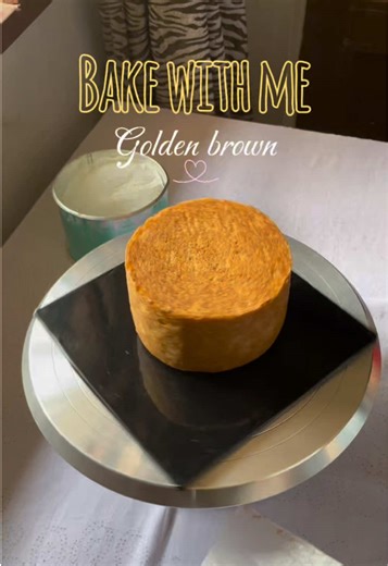 Delicious Naked Vanilla Cake Delivery in Ilorin