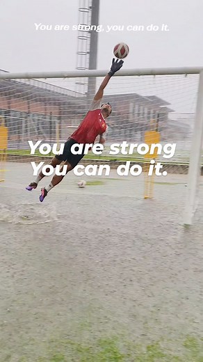 368K views · 37K reactions | You are strong, you can do it. #goalkeeper #goalkeepertraining #ฝึกผู้รักษาประตู #gk #โค้ชบอลกฤษณะ | Klisana Klunklin | Facebook