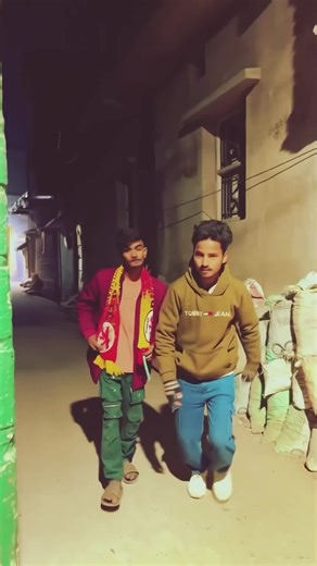 Dhoop Mein Nikla Na Karo - A Funny Video Feature