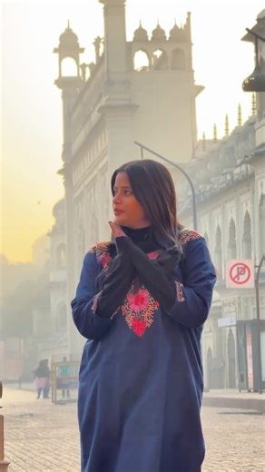 Ashangi Maurya on Instagram: "Subah-e-Lucknow hits different 🤍 Videography by - @travel_with_shourya @lucknowcity_32 lucknowcity_32 . . . #lucknow #rumigate #badaimambara #wintervibes #asthetic"