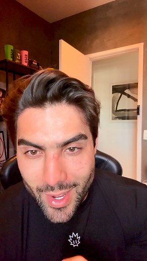 O EME DJ é um artista completo, que navega facilmente desde o comercial até o mercado Premium | Eme