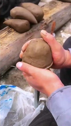 Molding process of clay products