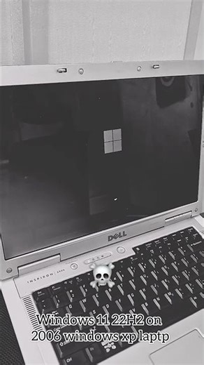 windows 11 22H2 on a windows xp laptap from 2006 #windowsvista #registrykey #windowspro