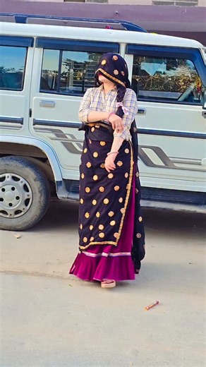 Rekha Meena on Instagram: "डियो सिस्टम🤪 सु चाल र#viralreelsvideo❤️ #meenaqueen💖💖 #instagramreelsinindia❤️instafavlike👍😜reelkarofeelkaro😮tomandjarry😘❤❤❤❤❤"