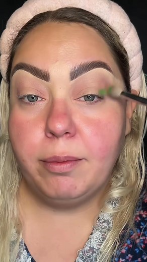 Thank you #colourpop!! 💚🎄🎄🎄 #MakeupLove #BeautyCreators #GlamVibes #MakeupInspo #FlawlessBlend #BeautyObsessed #MakeupTutorial #SoftGlamLook #FullGlamMakeup #MakeupTransformation #MakeupArtistLife #MakeupAddict #BeautyContentCreator #EverydayGlam | Lashes And Losing