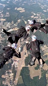Did you start counting 😉? 📹 Alex Swindle with Arizona Airspeed #skydiving #4way #training #competition #dreambig #trainhard #nevergiveup Performance Designs #whatwelove Sun Path Products, Inc #poweredbysunpath Cookie Helmets #flycookie Para Gear #equipment #theskyisourplayground #skydivemag | Skydive Mag