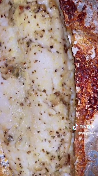 How To Make Baked Whiting Fish💗 #shimack #shimackeats #shimacklunch #mealprep #fish #bakedfish #wht#whiting #howto #makefish #tutorial #shimackmadeit