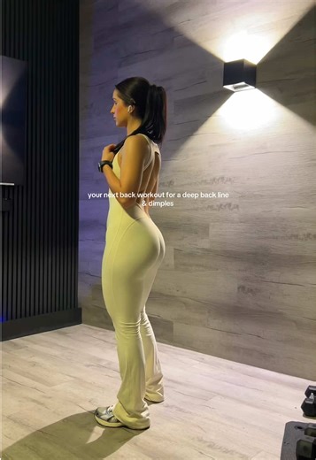 a dumbbell back day crafted for deep back lines and dimples 🤍🪽 #pilatesworkout #matpilates #pilatesbody #bodytea #backworkout