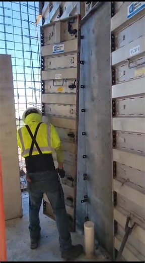 Los equipos de Western Forms son totalmente libres de mantenimiento. Solo deben limpiarse con un scraper y aplicar el desmoldante Blue Ribbon. #westernformsdemexico #armandosoluciones #westernforms