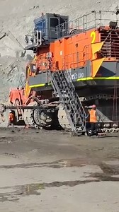 9.2K views · 127 reactions | Massive Hitachi EX5600 Excavator Shovel #excavator #shorts | Alat Berat Mania | Facebook