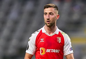 Middlesbrough in advanced talks for Sporting striker Sporar - sources